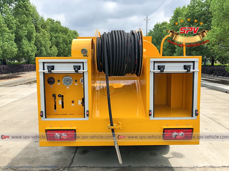 2,000 Litres Sewer Jetting Truck JMC - B 2,000 Litres Sewer Jetting Truck JMC - B